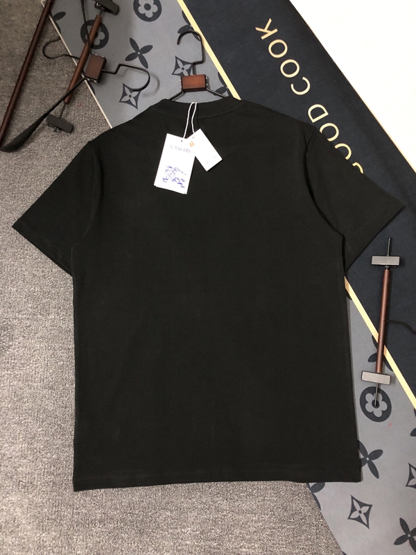 ブランドTシャツ全体デザイン